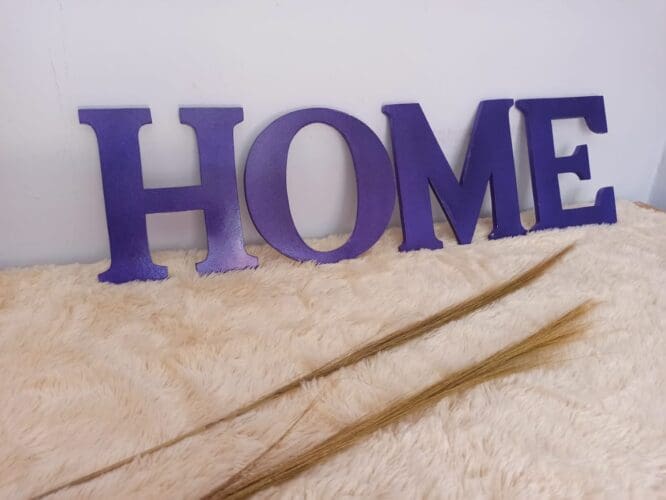 Hiasan dinding home ungu